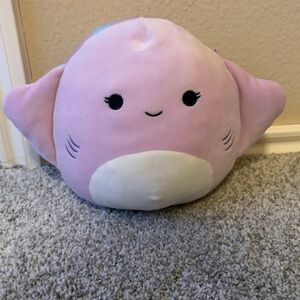 Squishmallows Aziza the string ray